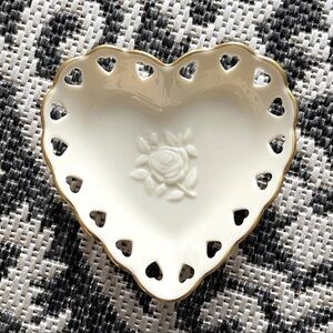 Lenox Ivory Heart Trinket Candy Dish Rose Medallion Cut Out‎ Lattice 24K Gold 5”